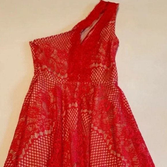 Stylestalker Elliot Circle Lace One Shoulder Dress - Picture 6 of 14